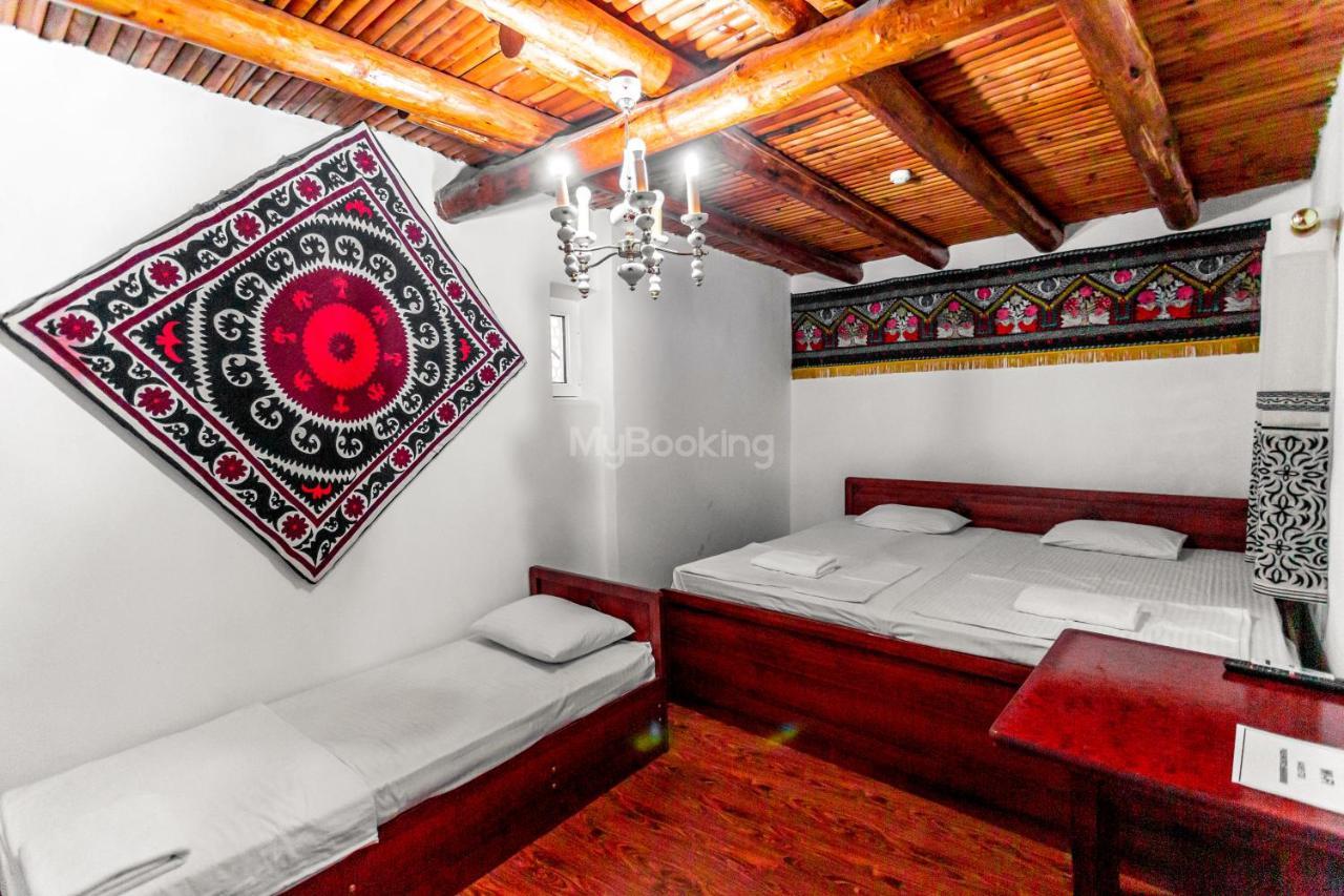 Okhun Madrasah15Th-16Th Century Hotell Bukhara Eksteriør bilde